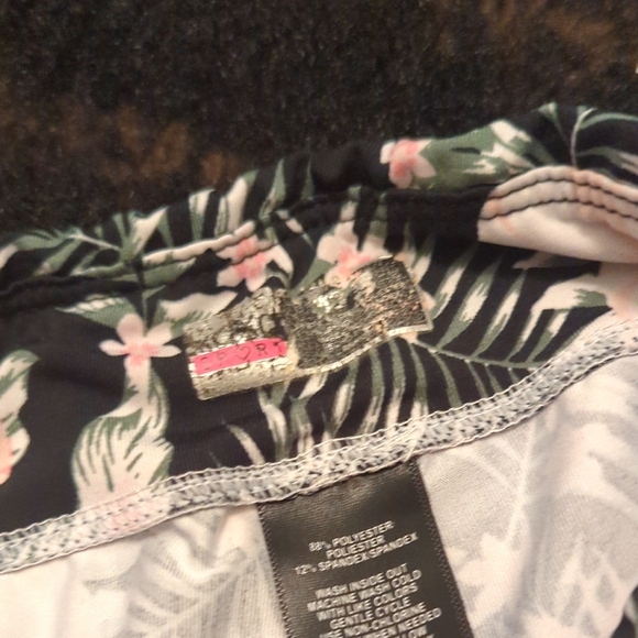 XOXO KIDS Love Graphic Pink and Floral Kids Set - Picture 7 of 9